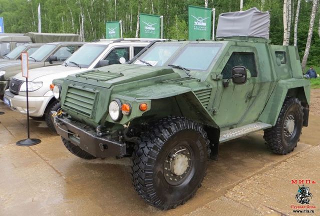 Ansyr_4x4_light_tactical_amphibious_armoured_vehicle_Russia_Russian_defense_industry_military_technology_640_001.jpg