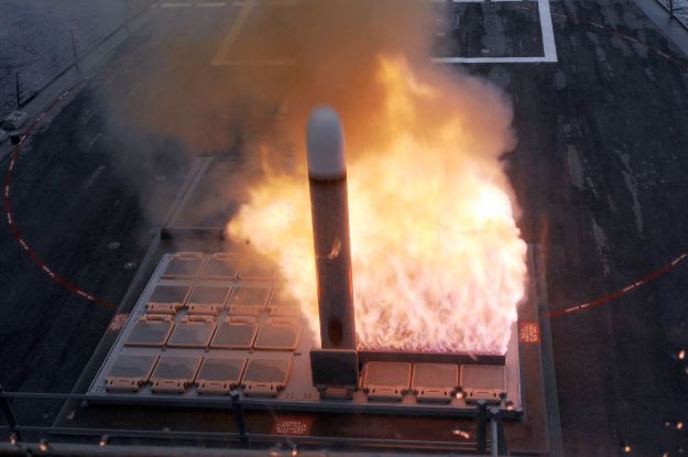 US_Navy_090825-N-1522S-020_A_Tactical_Tomahawk_Cruise_Missile_launches_from_the_forward_missile_deck_aboard_the_guided-missile_destroyer_USS_Farragut_.jpg