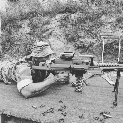 HK MG5 기관총을 쓰는 우크라 군 정보부 국제군단 특수부대