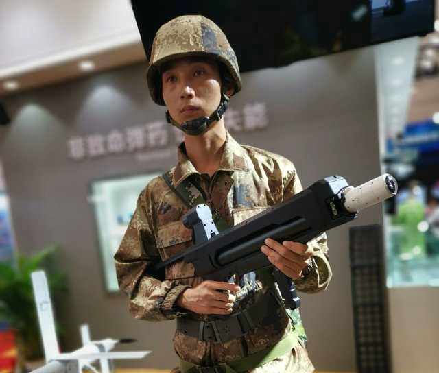 Chinese-QN-202-Handheld-Missile-Launcher-3.jpg