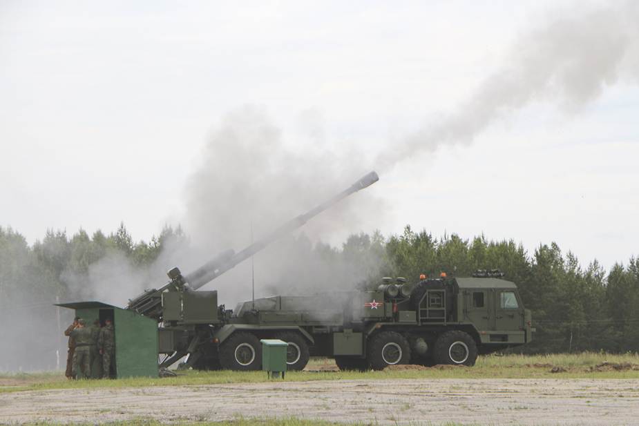 Russian_army_to_receive_new_artillery_systems_including_2S43_Malva_and_Flox_120mm_mortar_925_001.jpg