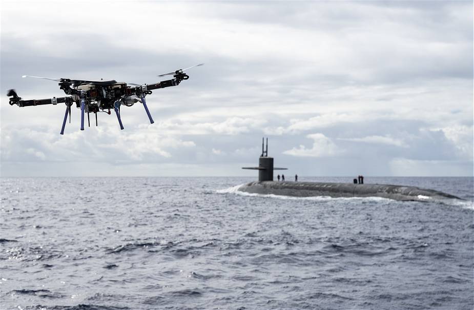 US_Navy_tests_the_use_of_quadcopter_drone_to_deliver_payload_to_submarine_925_001.jpg