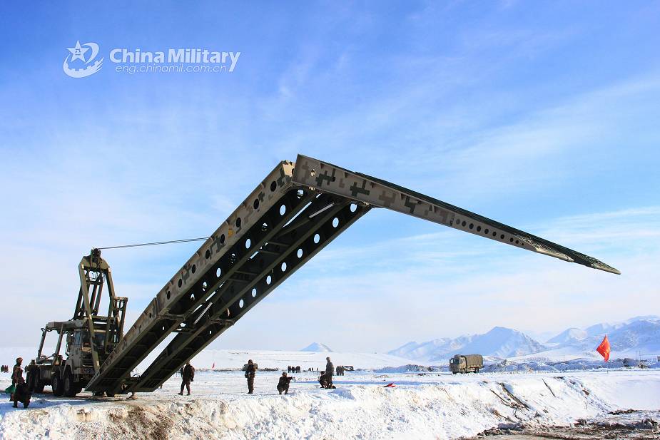 New_truck-mounted_Rapidly_Emplaced_Bridge_System_REBS_of_Chinese_Army_925_002.jpg