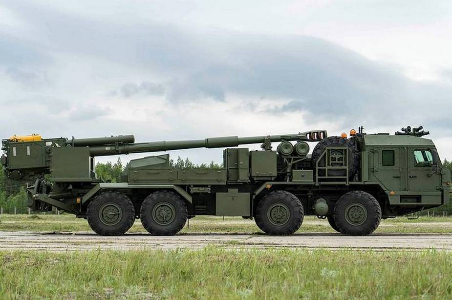 Russia_defense_industry_unveils_new_2S43_Malva_152mm_8x8_self-propelled_howitzer_925_001.jpg