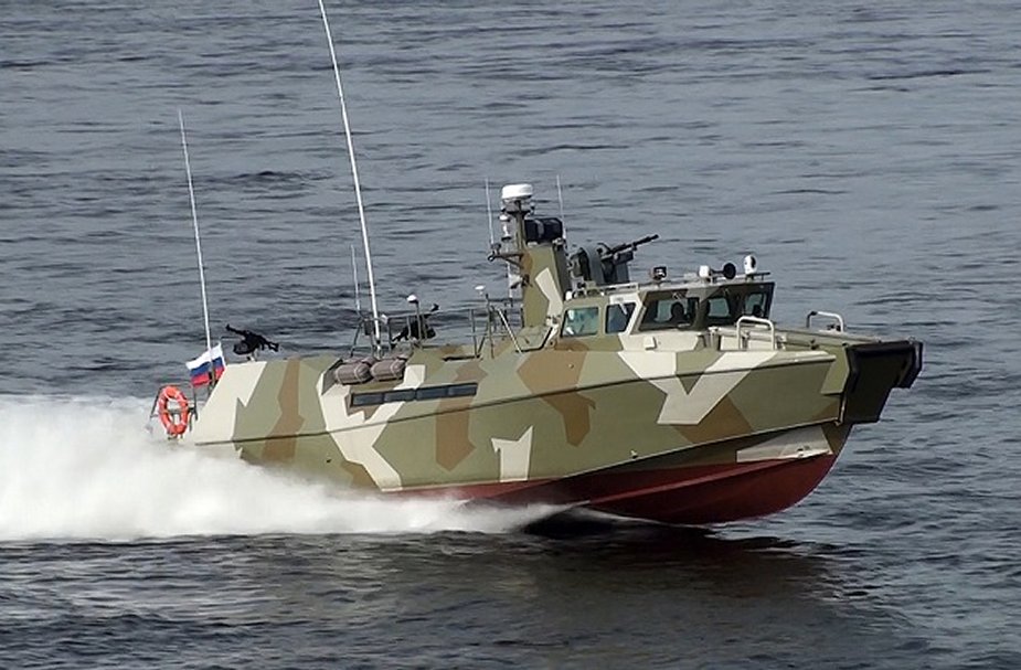 Russian_Navy_latest_high-speed_patrol_boats_enter_trials_on_Neva_River_925_002.jpg