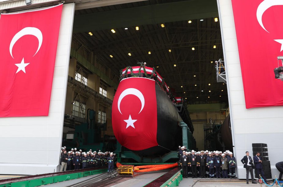 Turkey_to_boost_naval_forces_with_6_new_submarines_entering_service_in_2022-2027_925_001.jpg