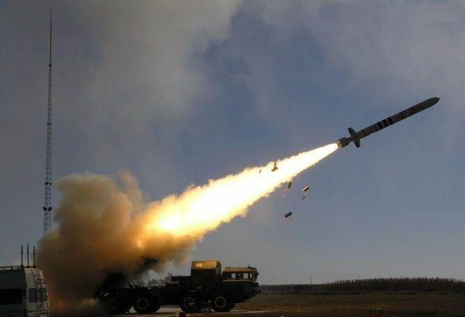 changjian-10-cruise-missile-being-launched.jpg