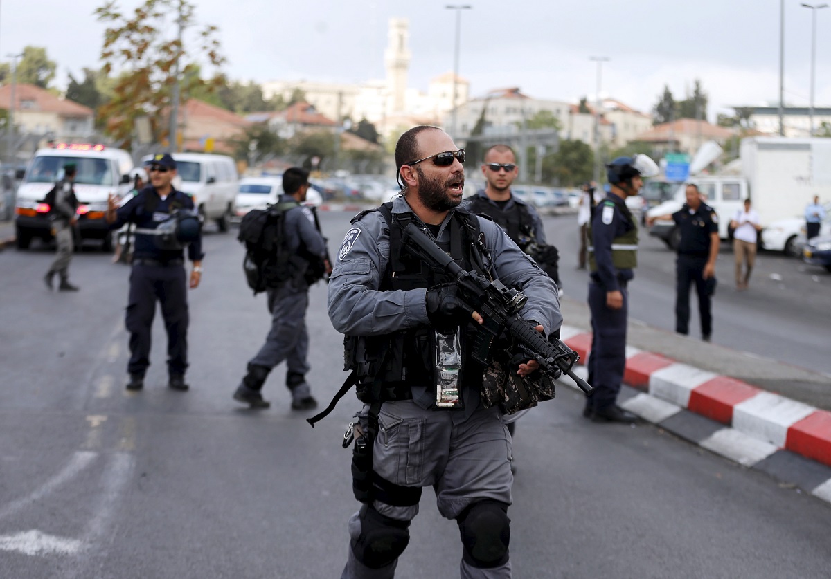 israel-police-officer-jerusalem-stabbing-10-october2015.jpg