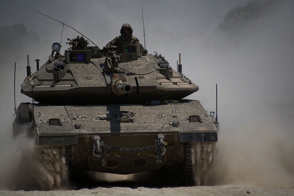 1920px-Armored_Corps_Operate_Near_the_Gaza_Border_(14537008909).jpg