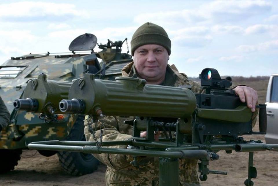 twin-linked-maxim-guns-with-red-dot-sight-ukrainian-conflict.jpg
