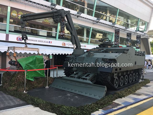 Singapore_Army_unveils_new_tracked_ARV_Armoured_Recovery_Vehicle_at_Open_House_2017_640_001.jpg