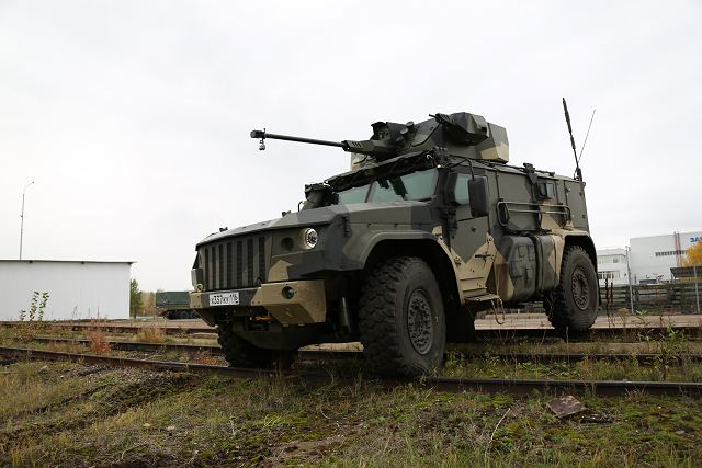 Russia_has_developed_new_4x4_armoured_vehicle_K4386_Typhoon_VDV_for_Russian_airborne_troops_640_001.jpg