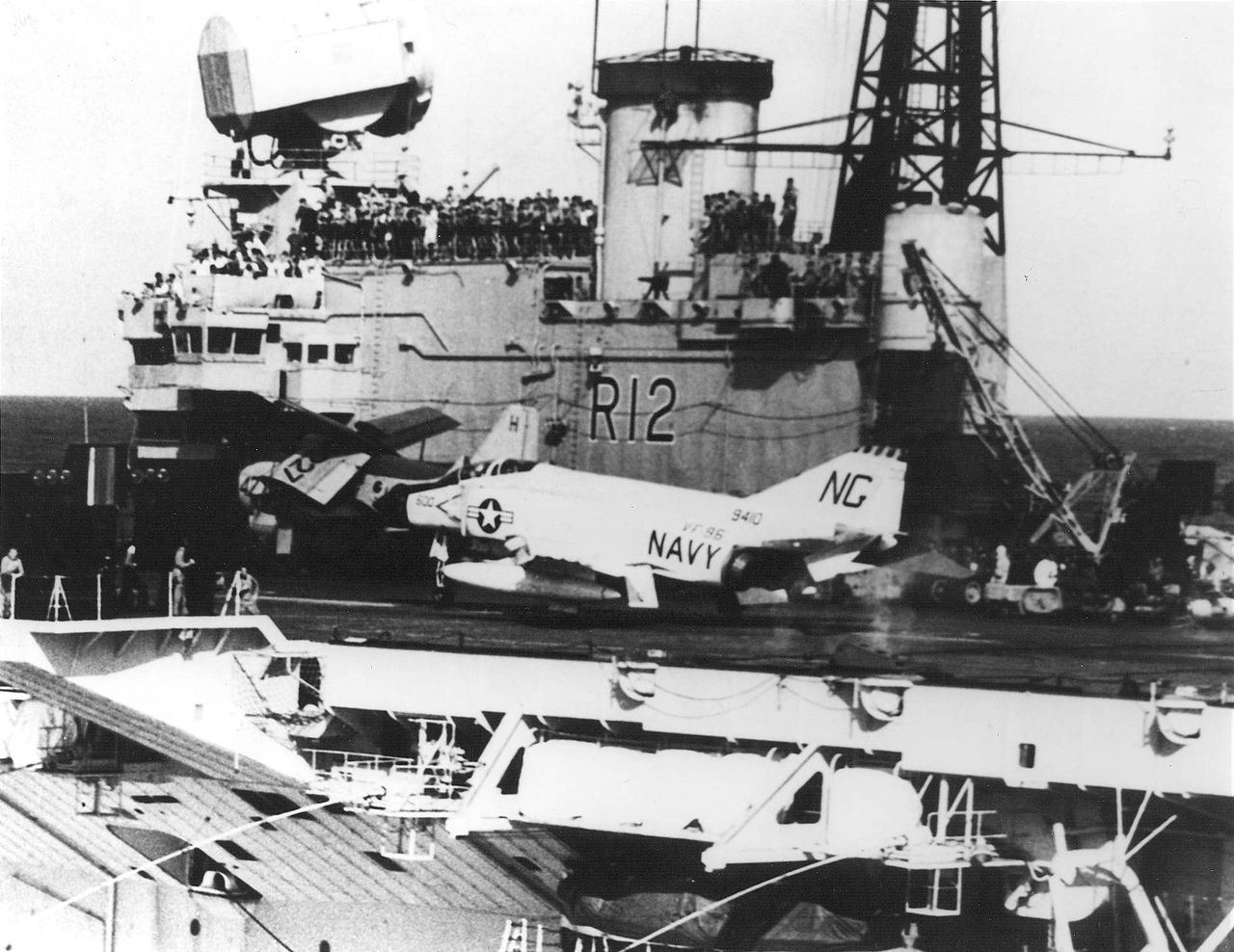 1280px-F-4B_of_VF-96_aboard_HMS_Hermes_(R12)_in_1963.jpg