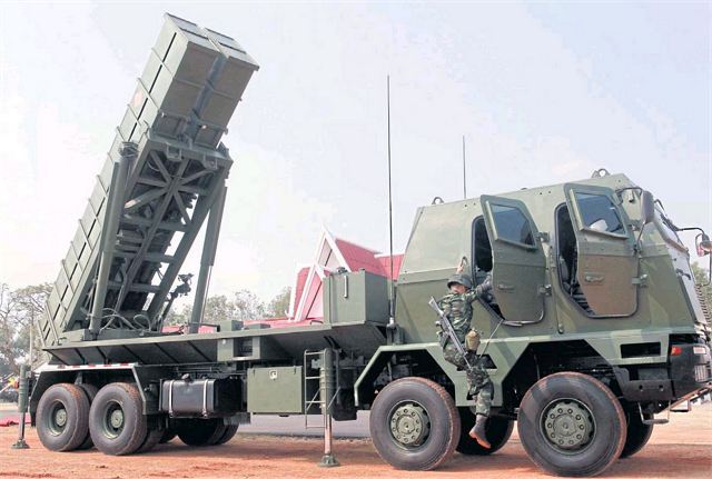 Army_of_Thailand_takes_delivery_of_the_first_local-made_DTI-1_rocket_launcher_system_640_001.jpg