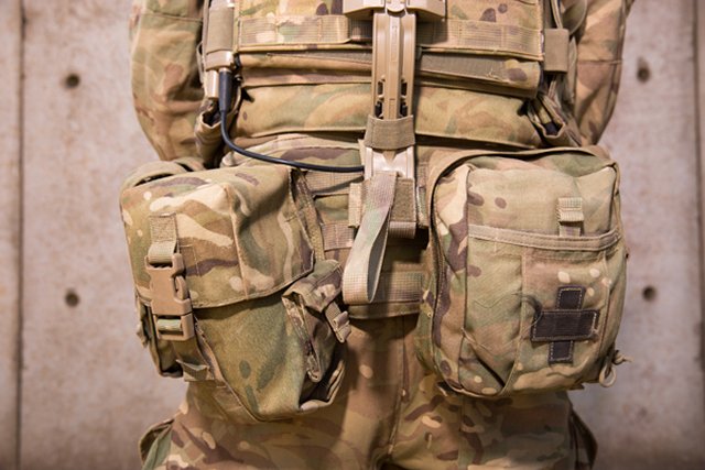 The_new_Virtus_body_armour_system_is_now_issued_to_the_British_infantry_troops_640_001.jpg