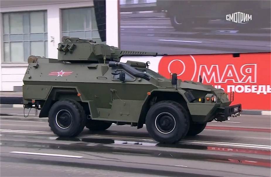 Russian_army_unveils_BPM-97_Vystrel_4x4_APC_fitted_with_Epoch_BM-30D_RCWS_30mm_cannon_925_001.jpg