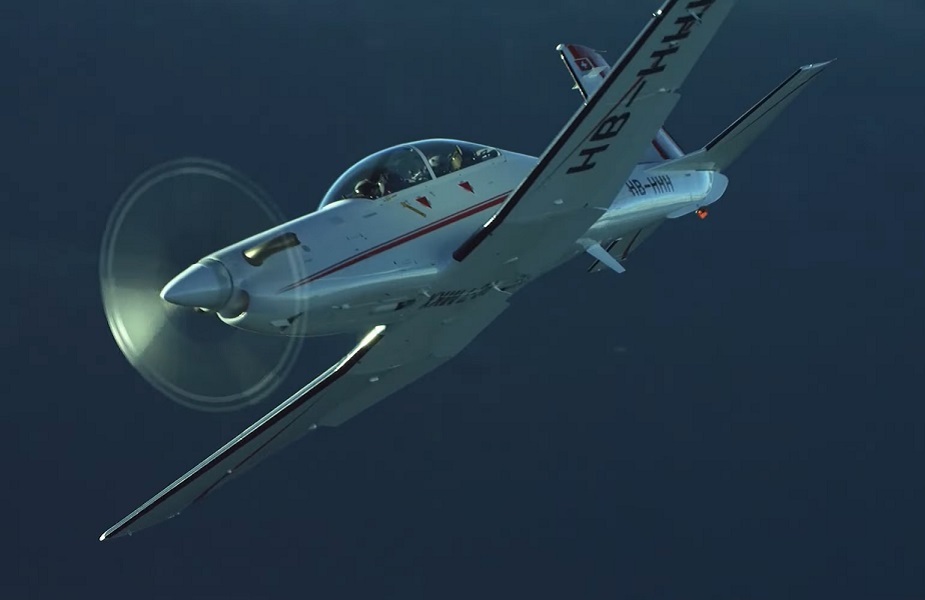 Pilatus_unveils_PC-7_MKX_basic_trainer_at_Dubai_Airshow_2021-03.jpg