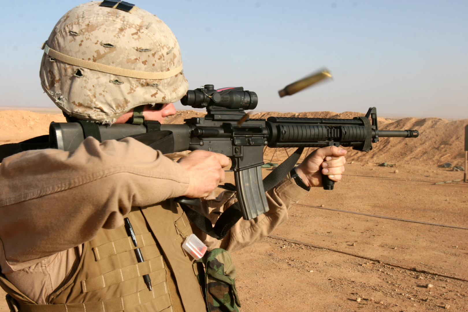 US_Marine_M16A4_Rifle_ACOG.jpg