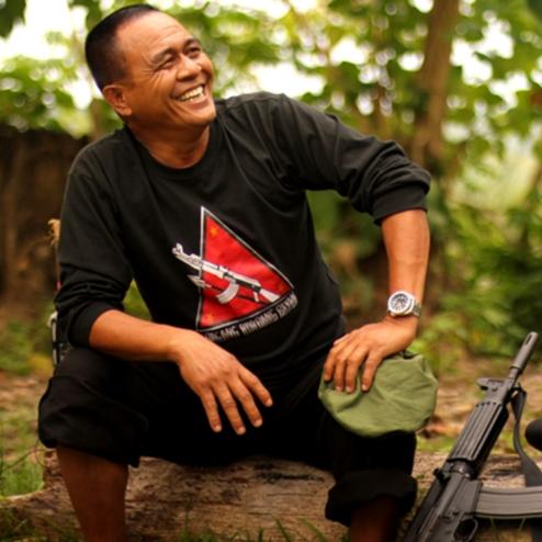 K1A 소총을 갖춘 필리핀 신 인민군 의 두목(2011년)