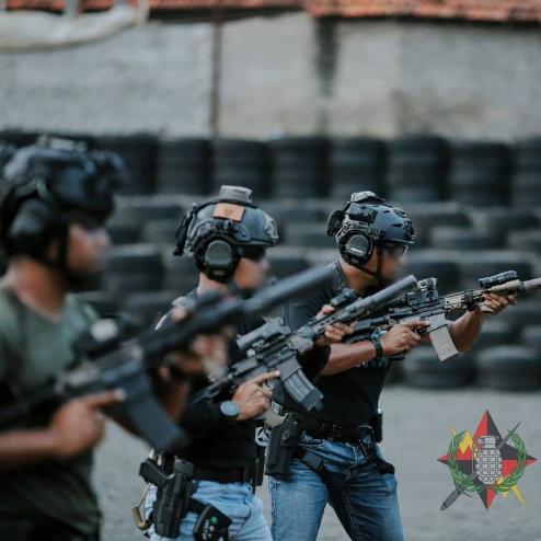 가이슬 핸드가드를 쓰는 인도네시아 경찰특공대