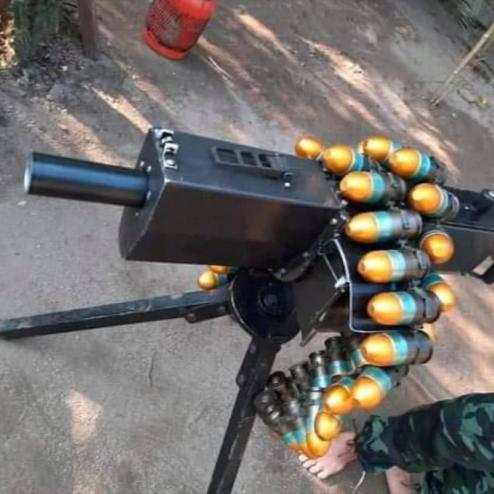 미얀마 카렌 민족 해방 군이 쓰는 MK 20 MOD.0 유탄 기관총