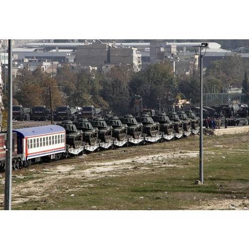 터키가 시리아 국경쪽으로 100여대의 탱크를 보내고 있다고 하는데..