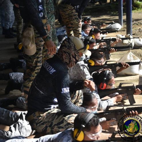 예비군들을 교육 시키는 필리핀 해군 특수부대