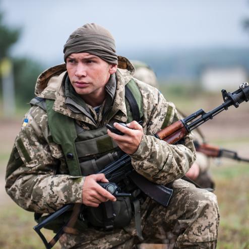 NATO 군사고문관들에게 훈련받는 우크라이나군