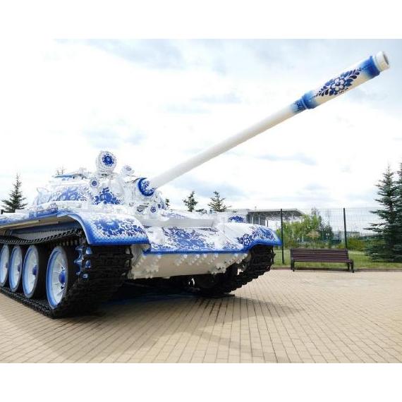 러시아 자기 회사가 홍보용으로 도색한 T-54