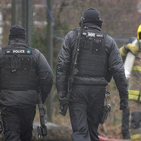 동물원 화재 현장에 출동한 영국 체셔 주 화기 경찰