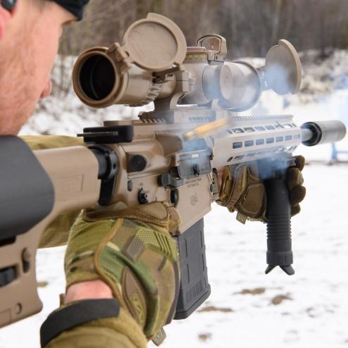 C20 저격 소총으로 훈련 하는 캐나다 군 저격수