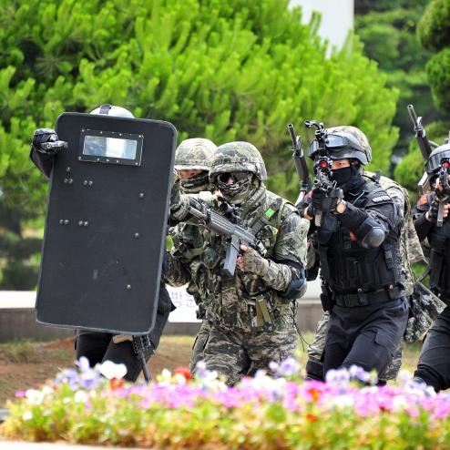 대한민국 해병대와 해군의 보기드문 대테러 훈련
