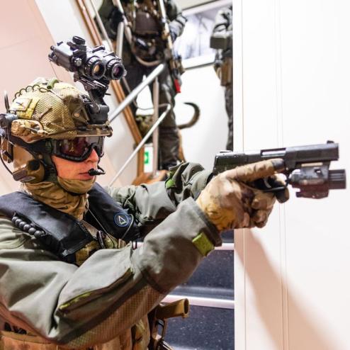FN Five seveN 권총을 쓰는 벨기에 군 특수부대