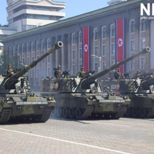 이번 북한 열병식에 나온 신무기들.