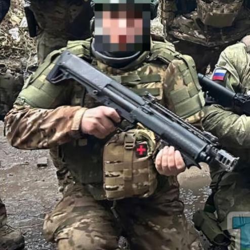 러-우 전쟁에서 쓰이는 KelTec KSG-12 산탄총