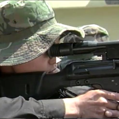 1988년 PSG-1 저격 소총을 쓰는 경찰 특공대