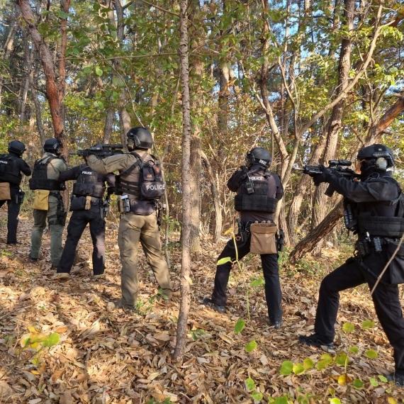 대간첩작전 훈련을 하는 전북 경찰 특공대