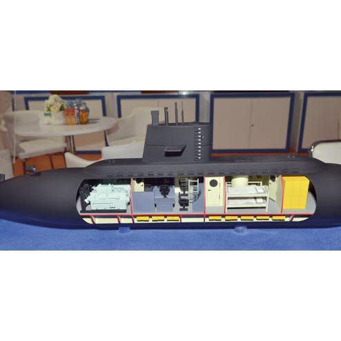인니 방산전시회에 등장한 인니 업체의 22m급 소형 잠수정 모형