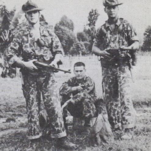 베트남전쟁 시절 mp40을 쓰는 미 육군 그린베레
