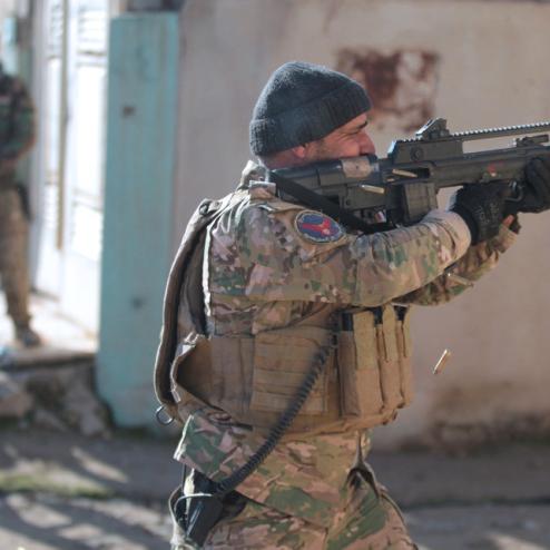 크로아티아제 VHS-2 소총을 사용하는 이라크군 특수부대