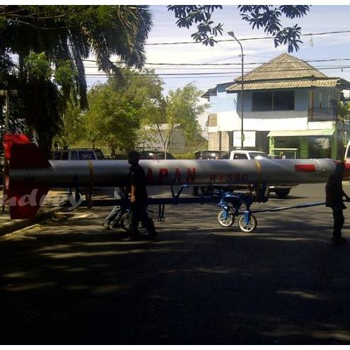 인도네시아의 RX-550 LAPAN 민군겸용 탄도 로켓