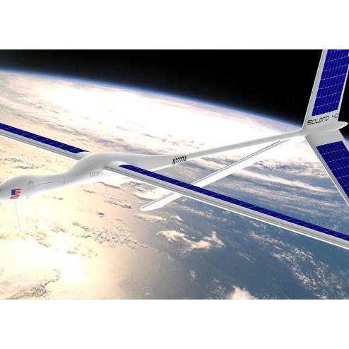 AUVSI 2013에 전시된 태양광 장기체공 무인기 Solara 60