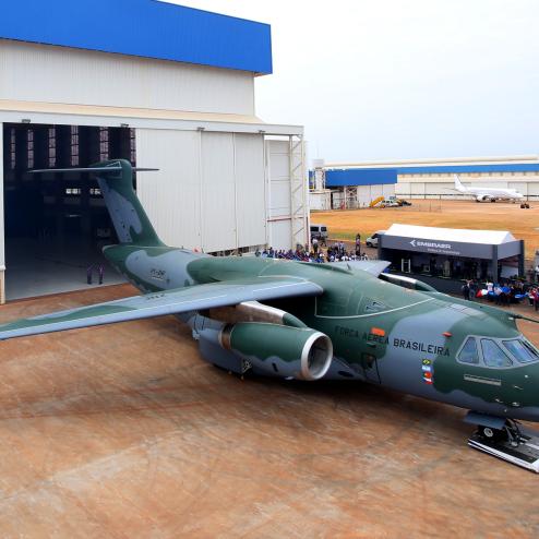 KC-390 프로토타입 롤아웃