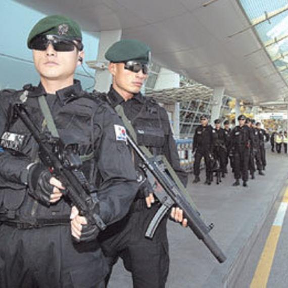 2003년에 이미 MP7A1을 쓴 인천 경찰 특공대
