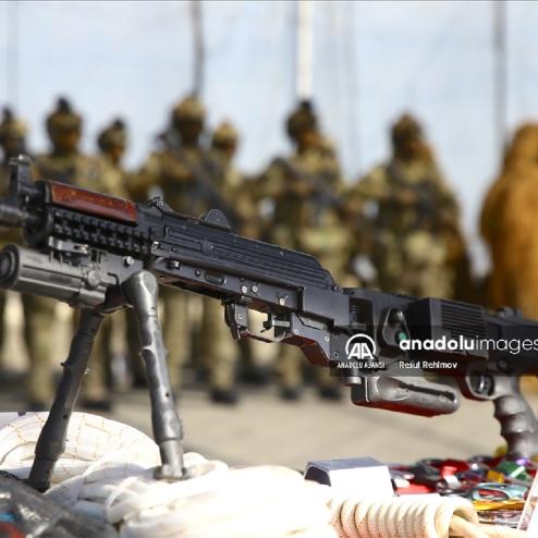 아제르바이잔군 특수부대의 AK 소총 전용 코너샷 장비