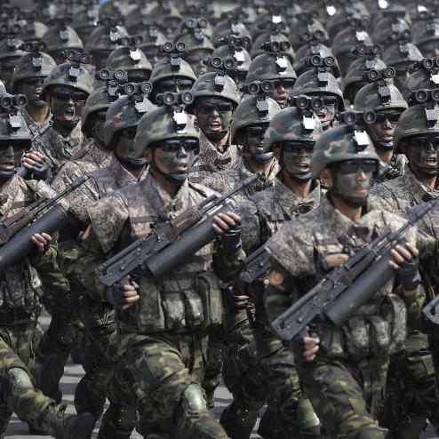 한층 업그레이드된 북한군 특수부대 장구류