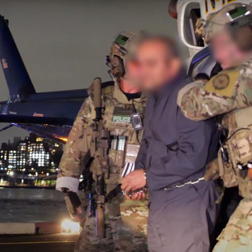 콜롬비아 마약 군벌 수괴를 이송하는 미국 연방 보안관 특수부대 SOG