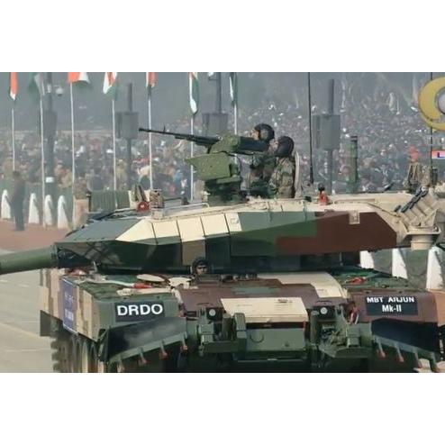 인도 독립기념일 퍼레이드에 공개된 Arjun MK.2 전차