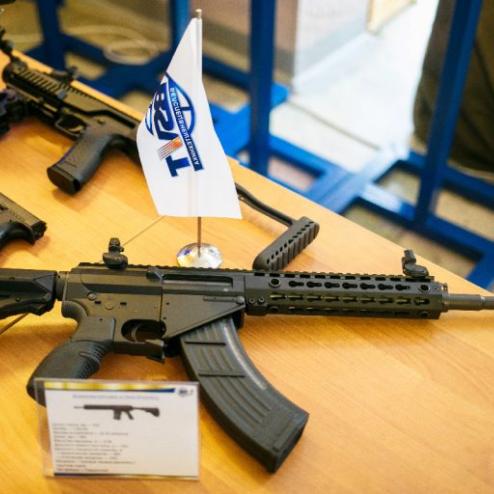 벨라루스와 아제르바이잔에 팔린 다산기공의 구형 akar소총(추정)