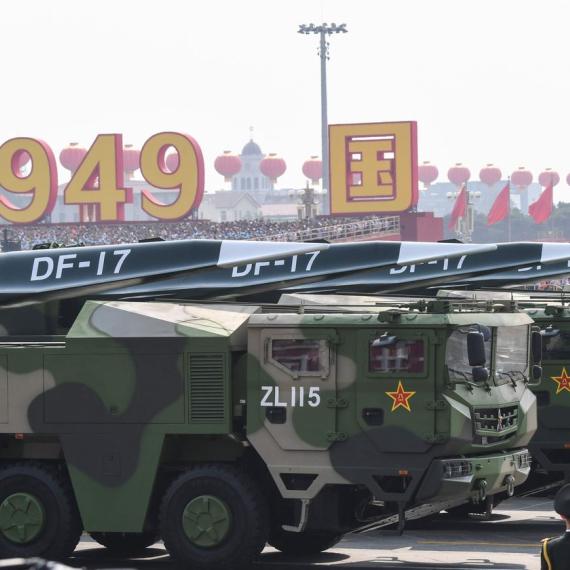 이번 중국 국경절 열병식에서 공개된 신무기들.